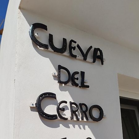 Alojamiento Rural Cueva Del Cerro Casas del Cerro Luaran gambar